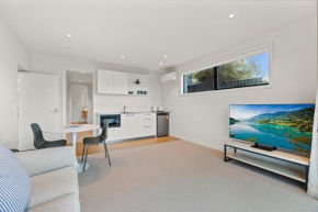 Guest House with Mountain Views, Wanaka
